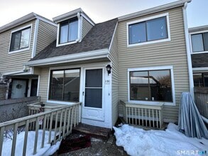 Building Photo - 630 Longfellow Dr