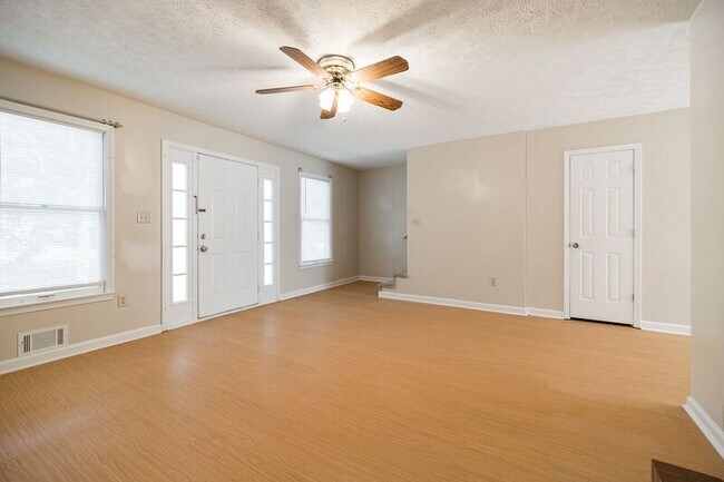 Foto del edificio - 273 Highland Park Dr