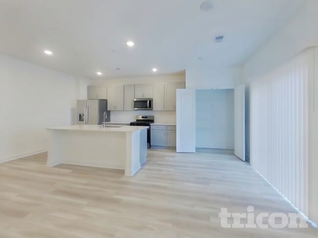 Building Photo - 5054 Lawler Ln