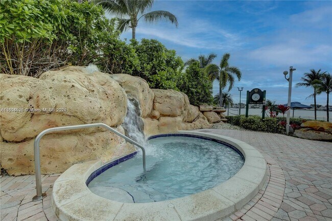 Foto del edificio - 10710 NW 66th St