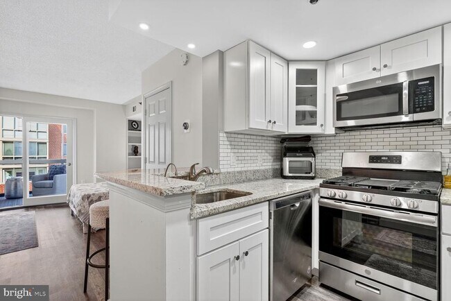 Foto del edificio - 1050 N Taylor St