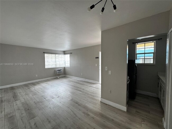 Building Photo - 500 13th St