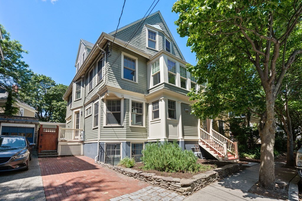 Primary Photo - 33 Gorham St