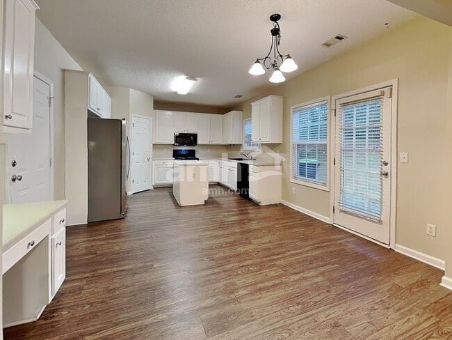 Building Photo - 429 The Gables Dr