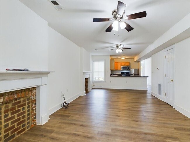 Building Photo - 1814 Parkwood Ave