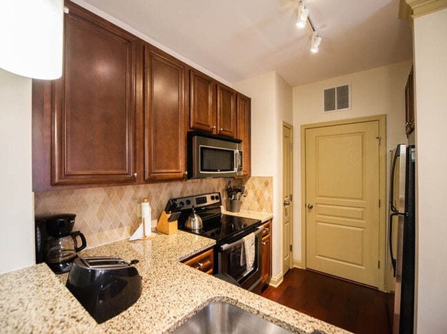 Building Photo - 2035 Renaissance Park Pl