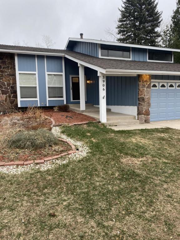 Building Photo - 3906 S Midsummer Drive