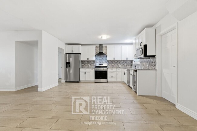 Foto del edificio - 1901 N 48th Pl