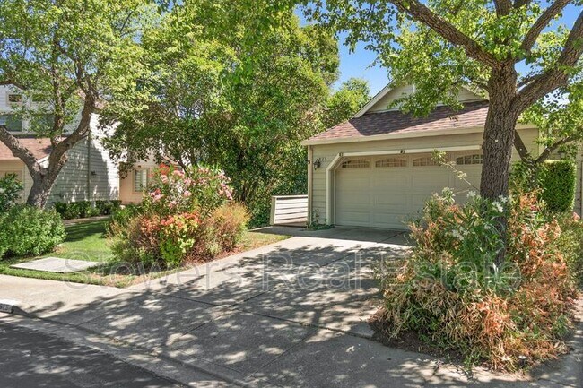Foto del edificio - 1825 N Forest Hill Pl