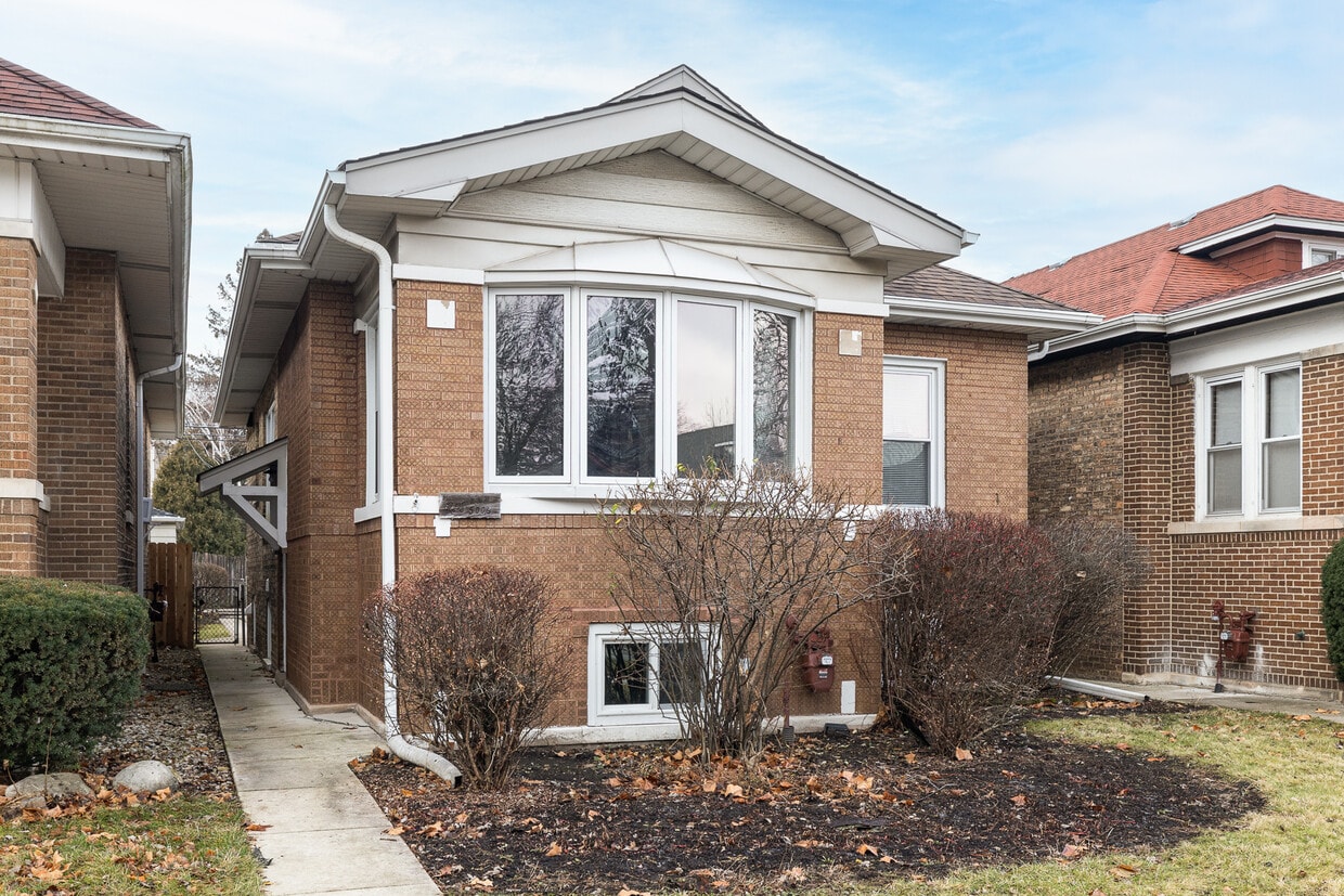5006 N Kildare Ave, Chicago, IL 60630 House Rental in Chicago, IL