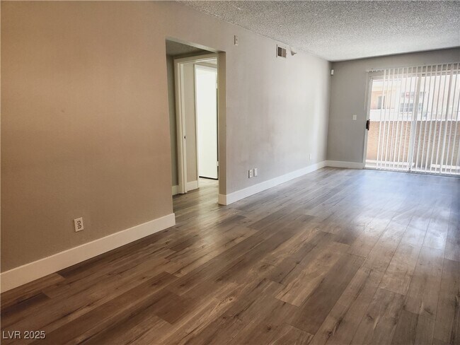 Building Photo - 2750 S Durango Dr