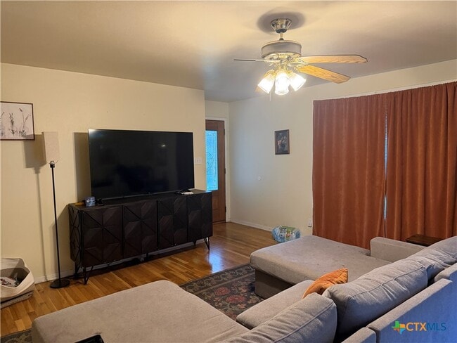 Building Photo - 726 Encino Dr