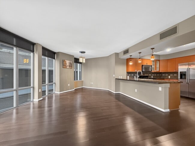 Foto del edificio - 819 Virginia St