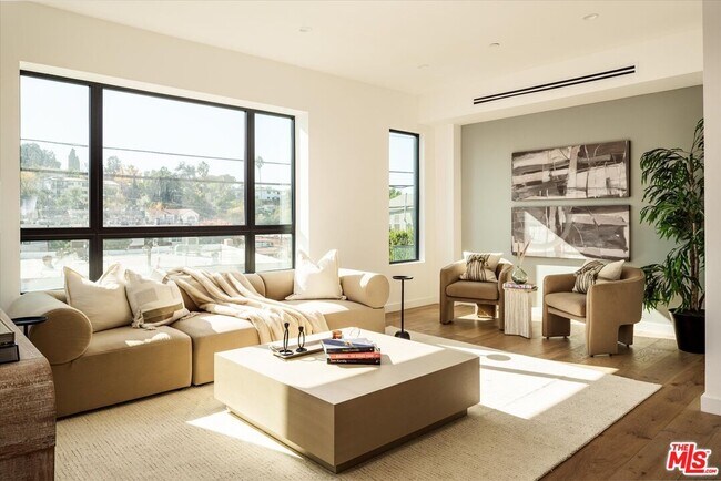 Foto del edificio - 2824 Avenel St