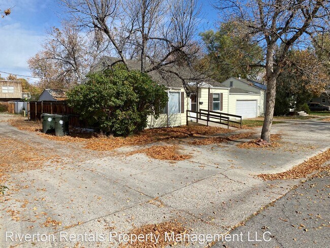 Building Photo - 2 br, 1 bath House - 218 E Lincoln Ave