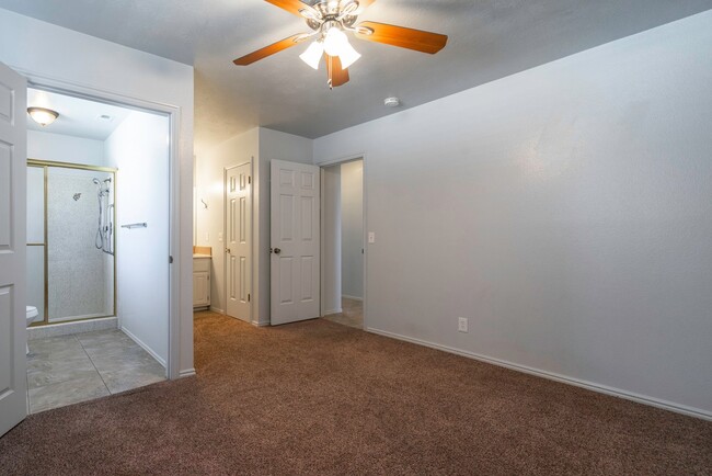 Foto del edificio - Beautiful 3 Bedroom Home in Bloomington Hills