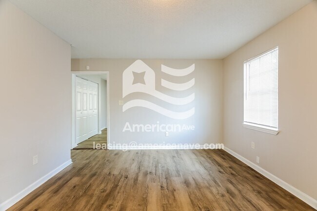 Foto del edificio - 1049 Northwood Dr