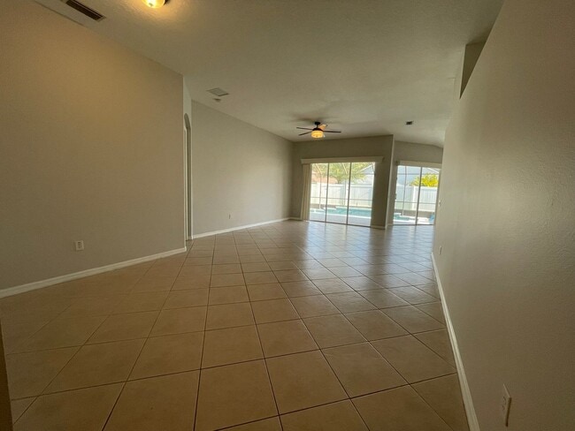 Foto del edificio - 613 Coral Trace Blvd