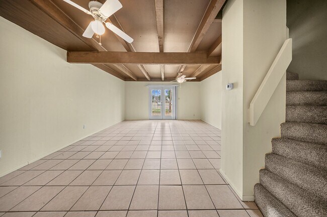 Foto del edificio - 208 E Starr Ave