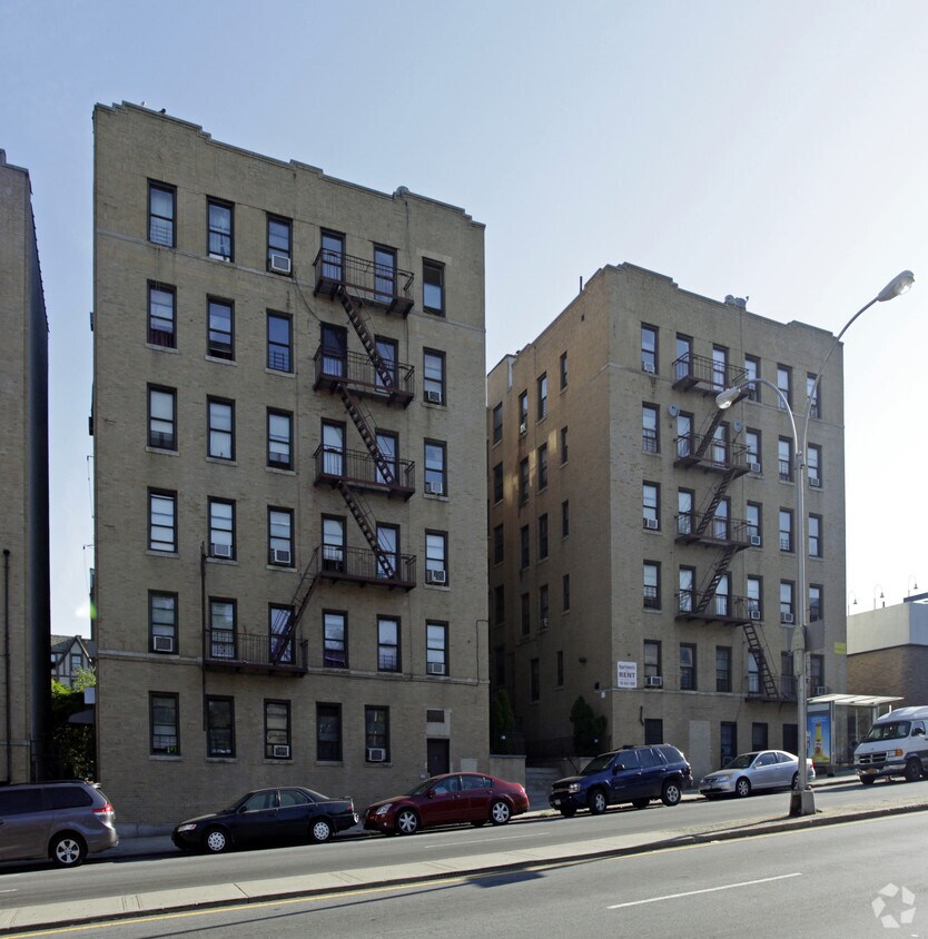 685 - 689 E 233rd St - 685-689 E 233rd St
