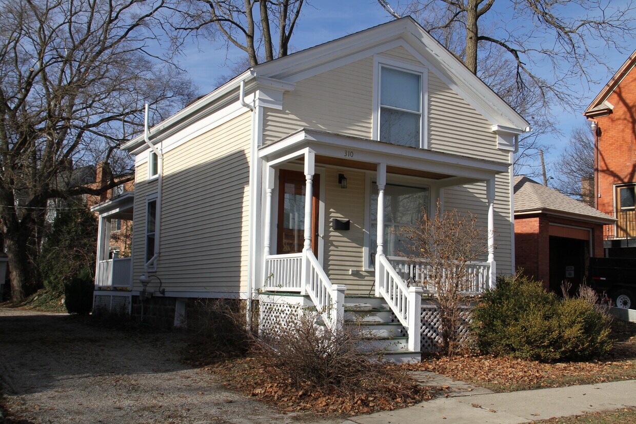 Front porch - 310 2nd St