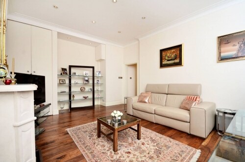Foto principal - 910 8th Ave