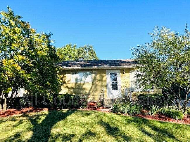 Foto del edificio - 110 Stadium Dr