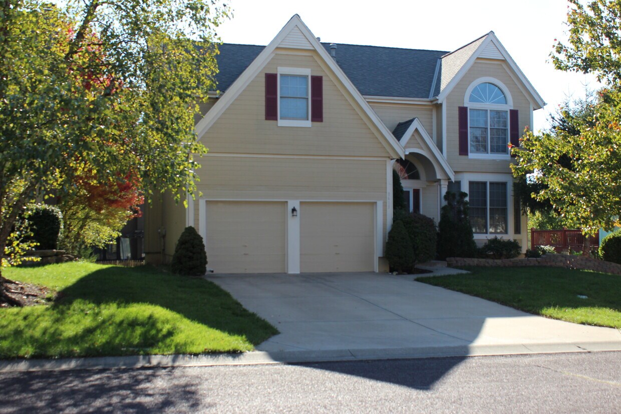 Foto principal - 8613 W 127th Plz