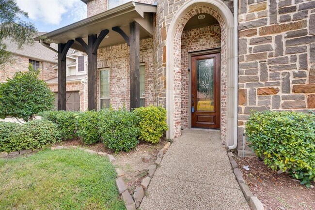 Building Photo - 2707 Waterfront Dr