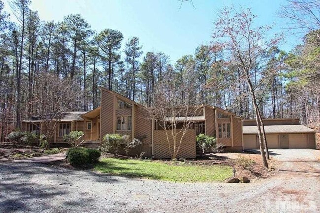 Building Photo - 12 Sweetbriar Lane, Chapel Hill, NC  27514