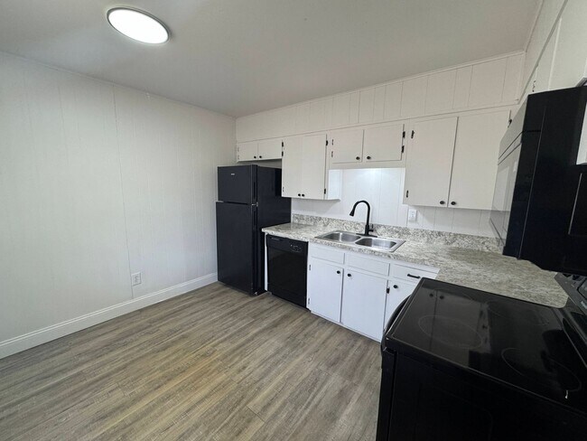 Foto del edificio - 611 Sunset Ln