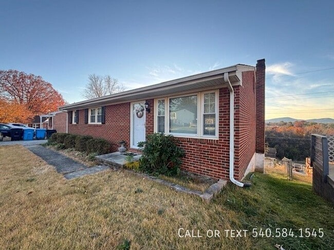 Building Photo - 4523 Long Acre Dr NE