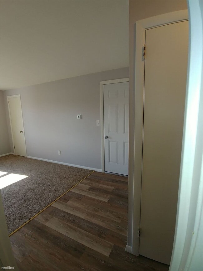 Building Photo - 1 br, 1 bath 4plex - 9 Fern St 2