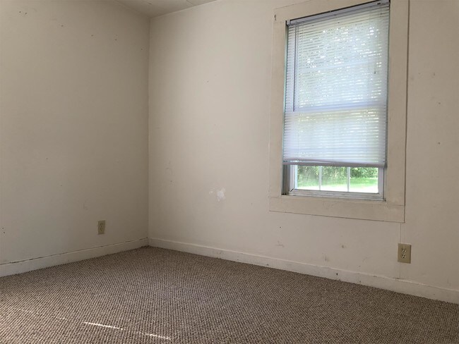 Building Photo - 209 Easter St