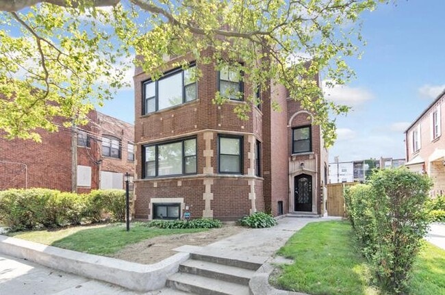 Building Photo - 7446 S Luella Ave