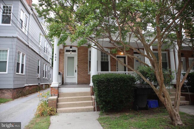 Foto del edificio - 404 Camden Ave