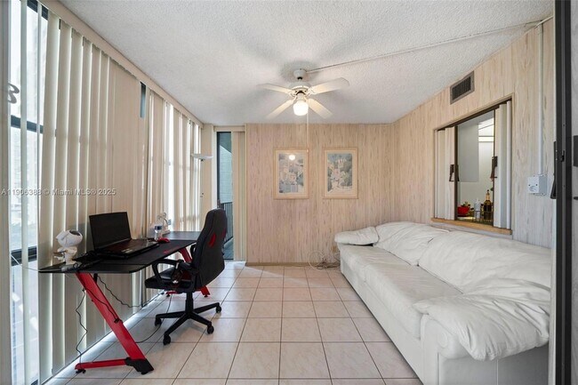 Foto del edificio - 800 Parkview Dr
