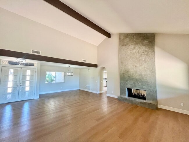 Building Photo - 17190 Tam O Shanter Dr