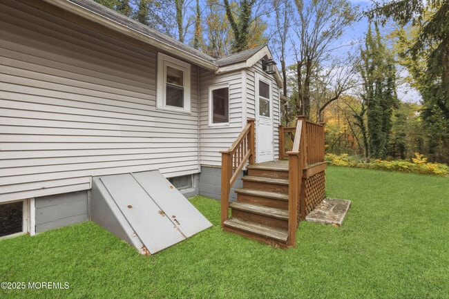 Building Photo - 61 Cassville Rd