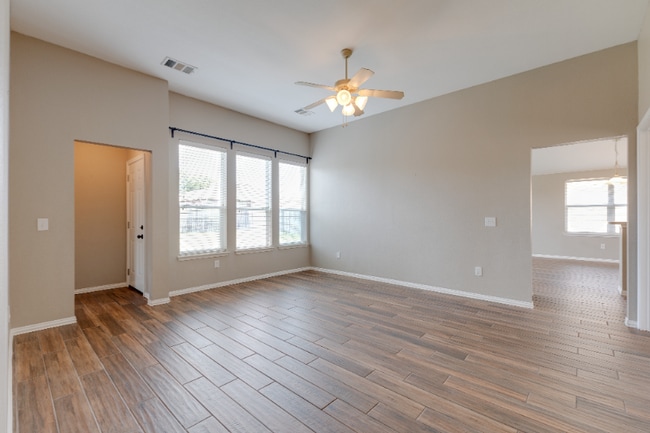 Building Photo - 205 N Bending Oak Ln