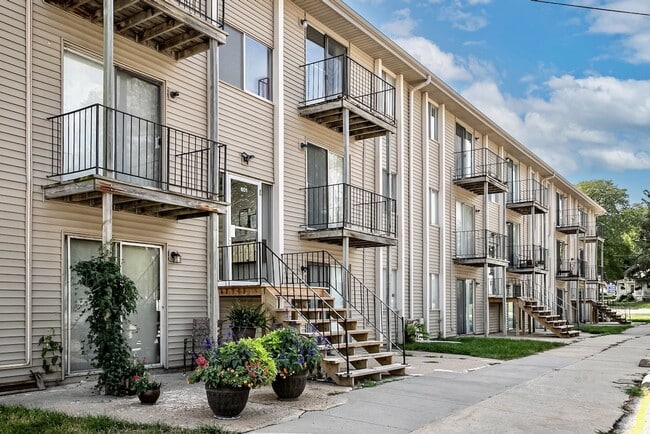 Newly Refreshed 1 Bedroom Apartment Near D... - Newly Refreshed 1 Bedroom Apartment Near D...