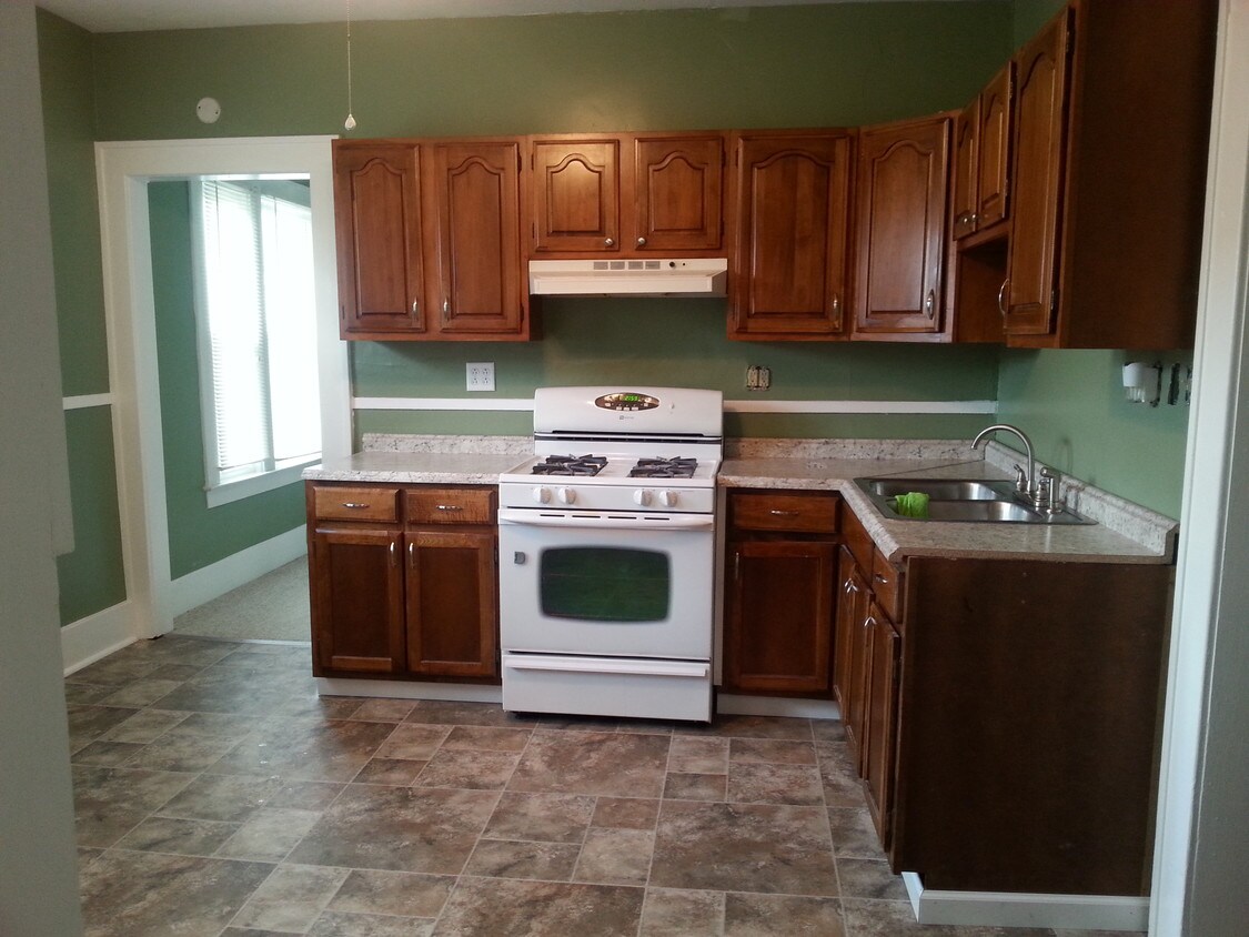 2024 Baker Ave, Utica, NY 13501 2024 Baker Ave Utica, NY Apartments