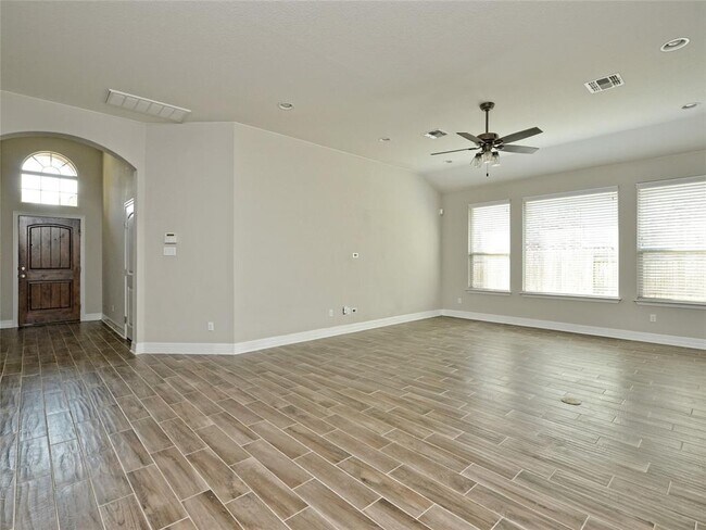 Foto del edificio - 3724 Lunet Ring Way
