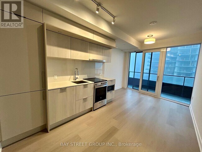Photo du bâtiment - 448 Burnhamthorpe Rd W