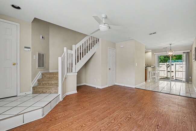 Building Photo - 3238 Summercroft Ln