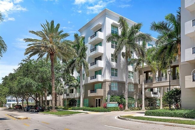Foto del edificio - 2421 NE 65th St