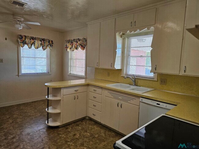 Foto del edificio - 2113 Axtell St