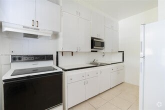 Building Photo - 539 NE 82nd Terrace