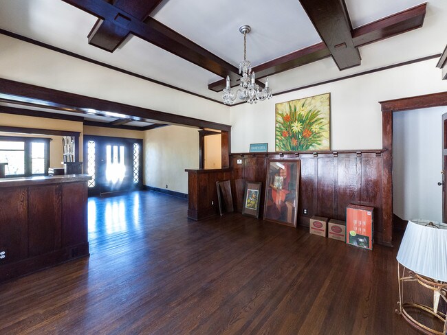 Building Photo - 522 E Cypress St