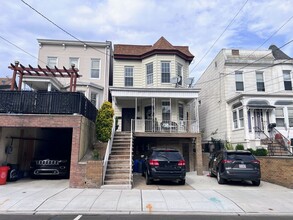 Building Photo - 618 16th St